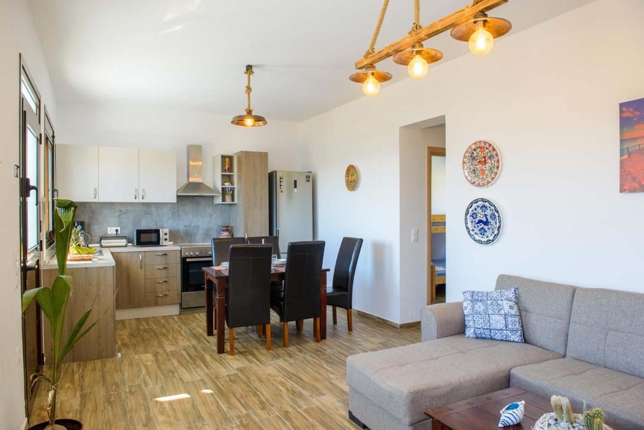 Blue Bay Villas , Ground Floor 阿彻奇洛斯 外观 照片